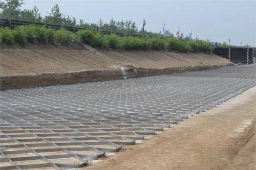 玻纖土工格柵施工損傷與什么有關？